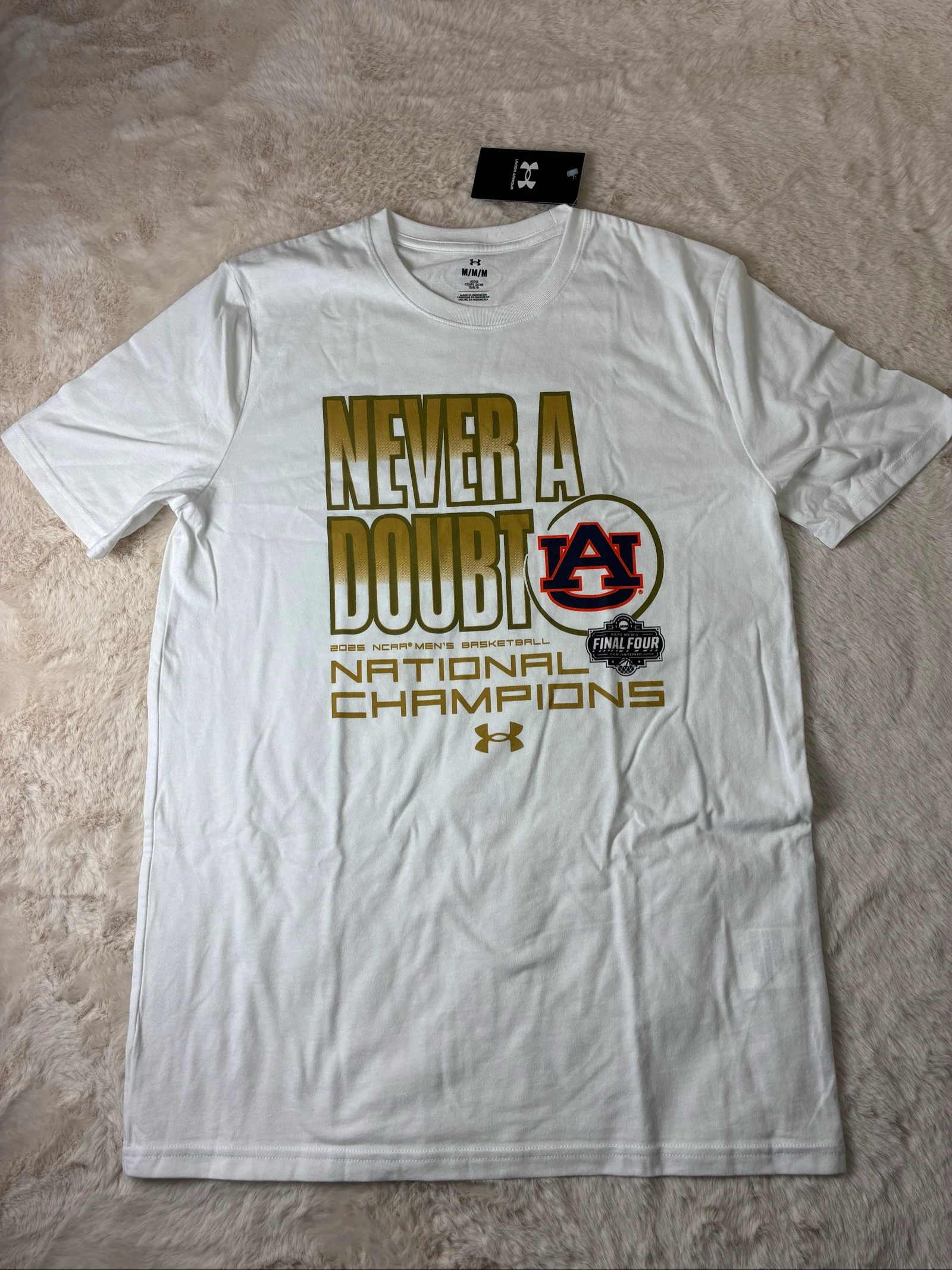 T-shirt Under Armour Auburn Tigers "National Champions" - NEUF - Taille M